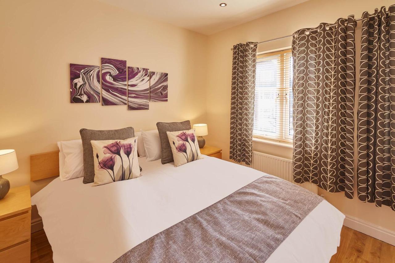 Host & Stay - The Scuttlebutt Townhouse Whitby Extérieur photo